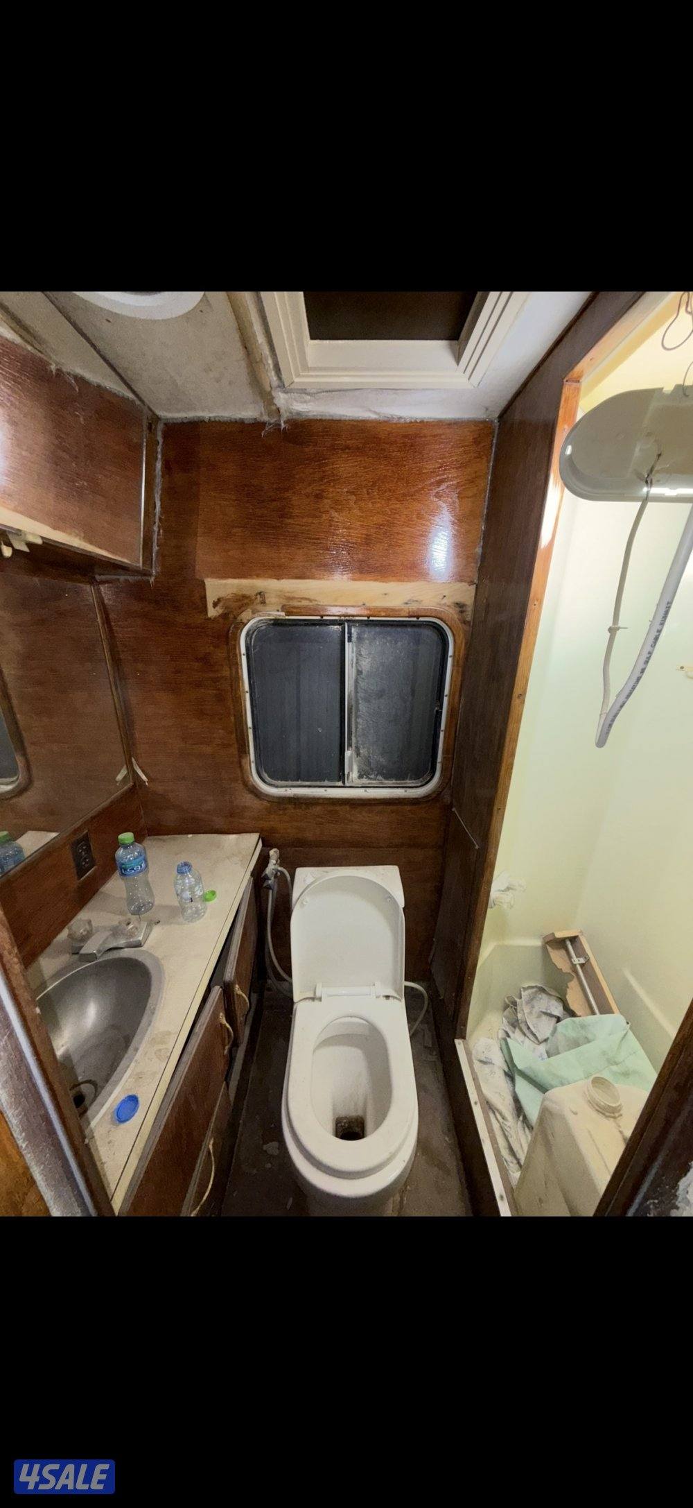 للبيع كرفان امريكي مديل 90   26قدم11