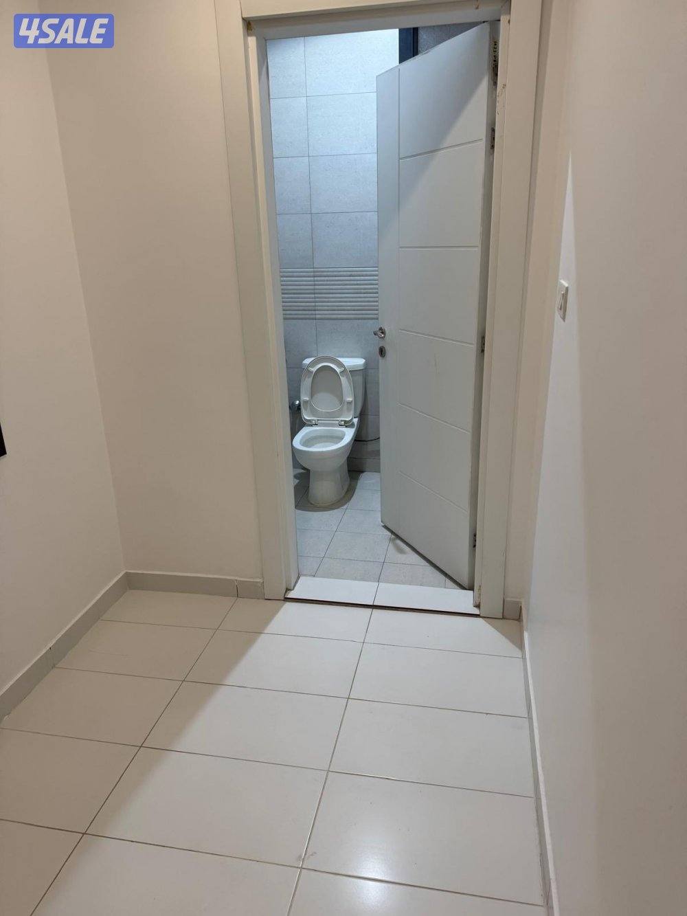 شقه للايجار 3 غرف منهم وحده ماستر+صاله +مطبخ+ غرفه شغال مع حمامها2