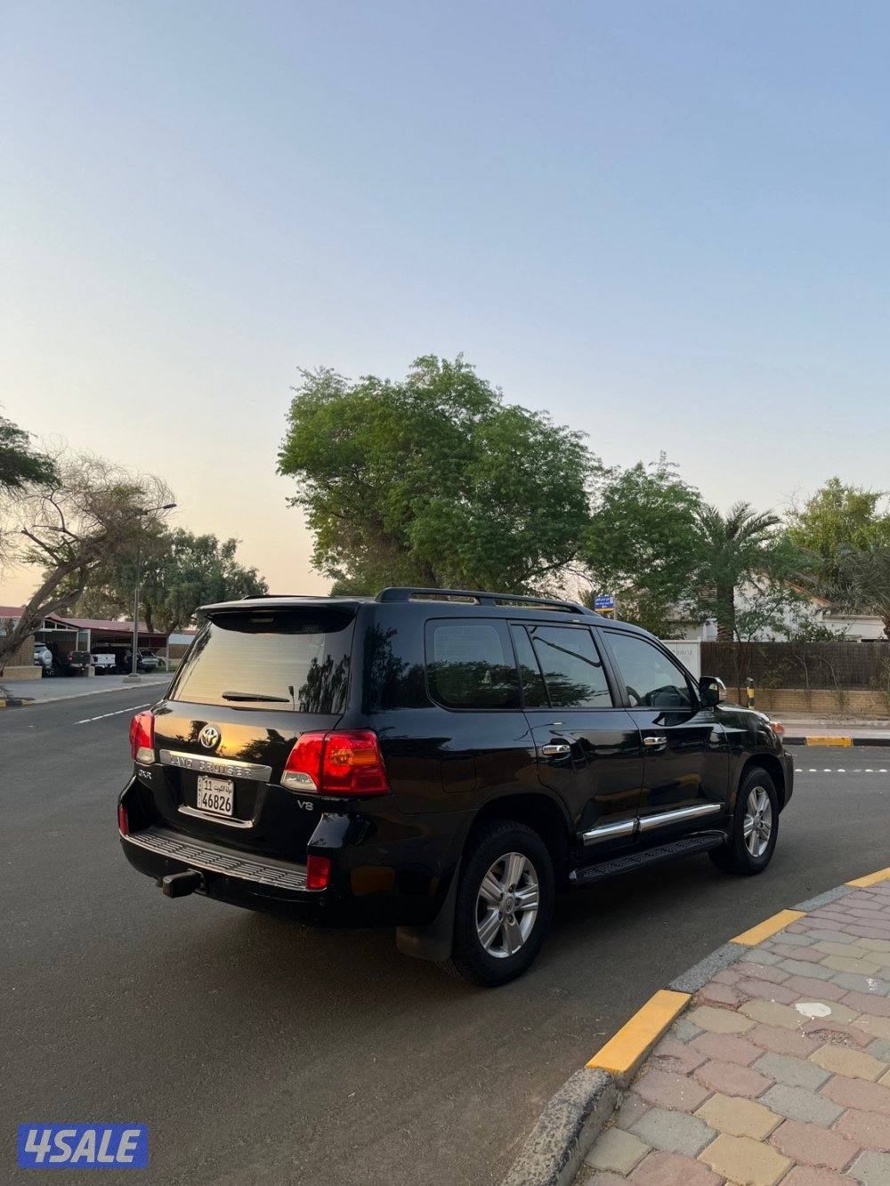 لاندكروزر 2013 V82