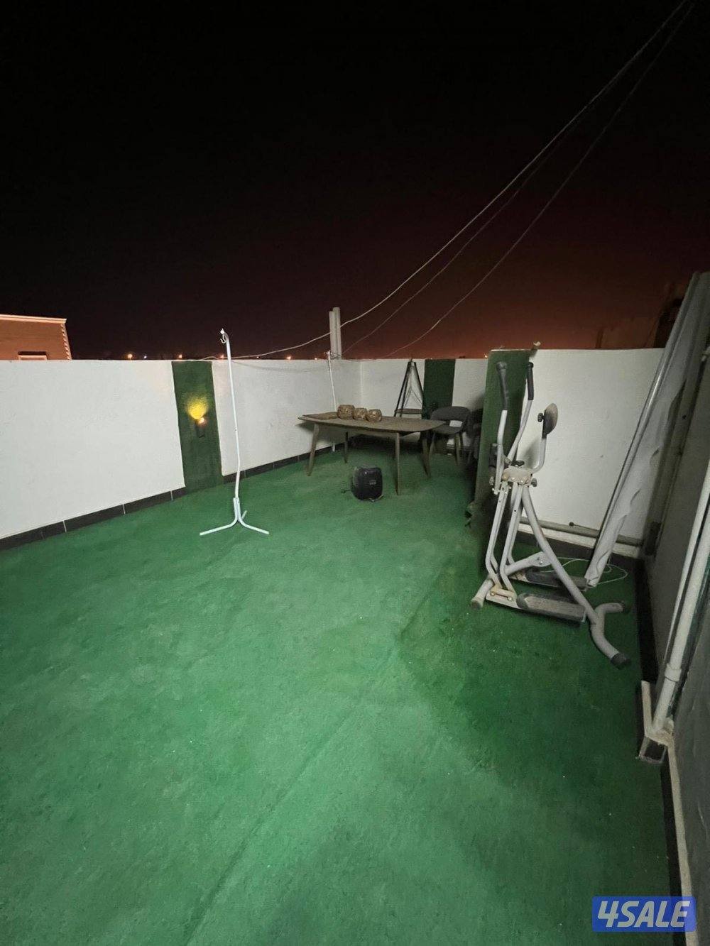 للايجار شقه في الرقه ٣ غرف وحده ماستر حمام وصاله ومطبخ وروف كبير0