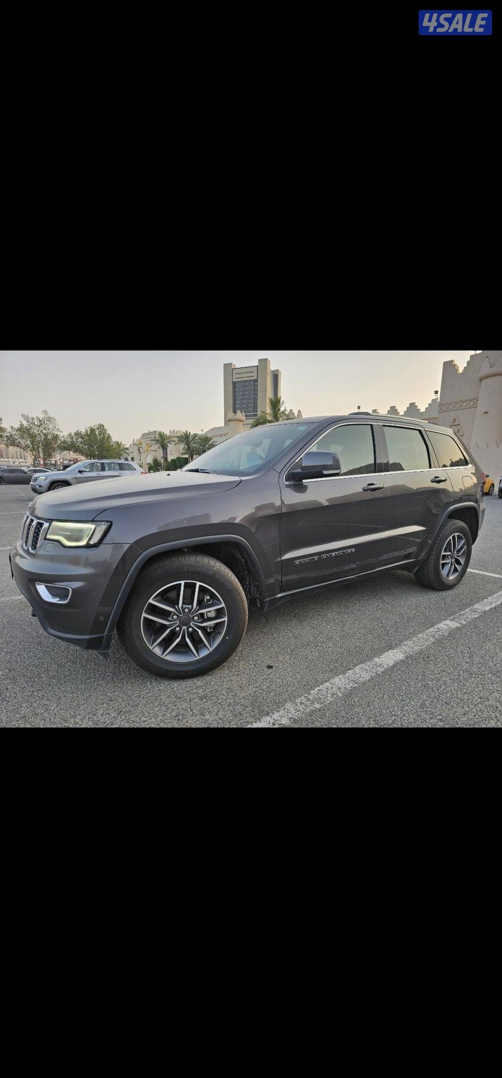 جراند شيروكي 2021 لاريدو 4x4 جلد تان6