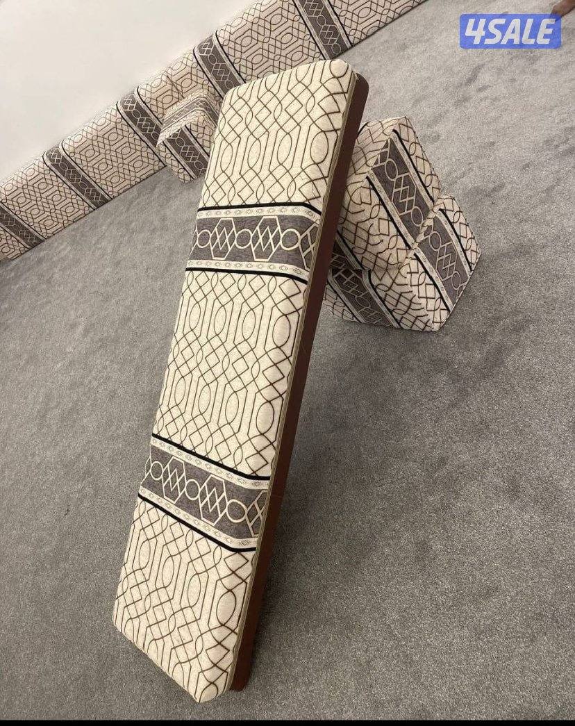 يوجد لدينا افضل المفروشات والأثاث المنزلي كل ما تحتاجو متوفر لدينة وبق2