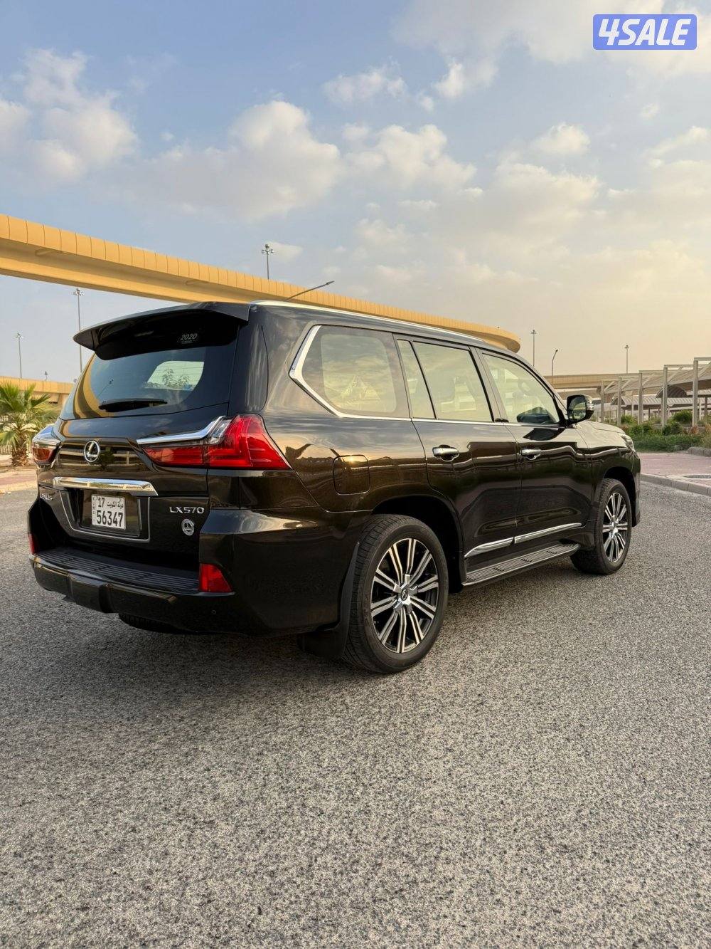 للبيع جيب لكزس 2020 الدرجة الاولى3