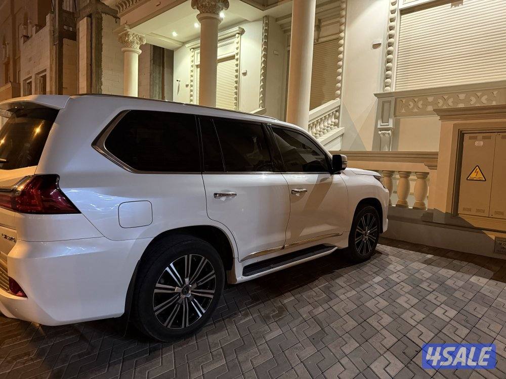 جيب لكزس 20162