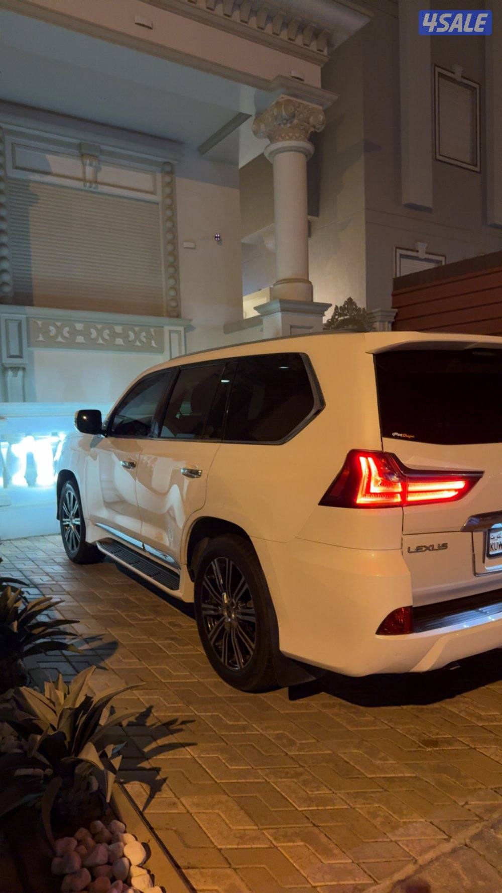 جيب لكزس 20165