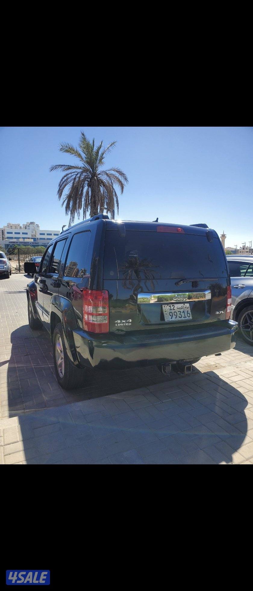 للبيع جيب ليبرتي سبورت موديل 2008 .
 اللون الخارجي اسود داخليه جلد لون2