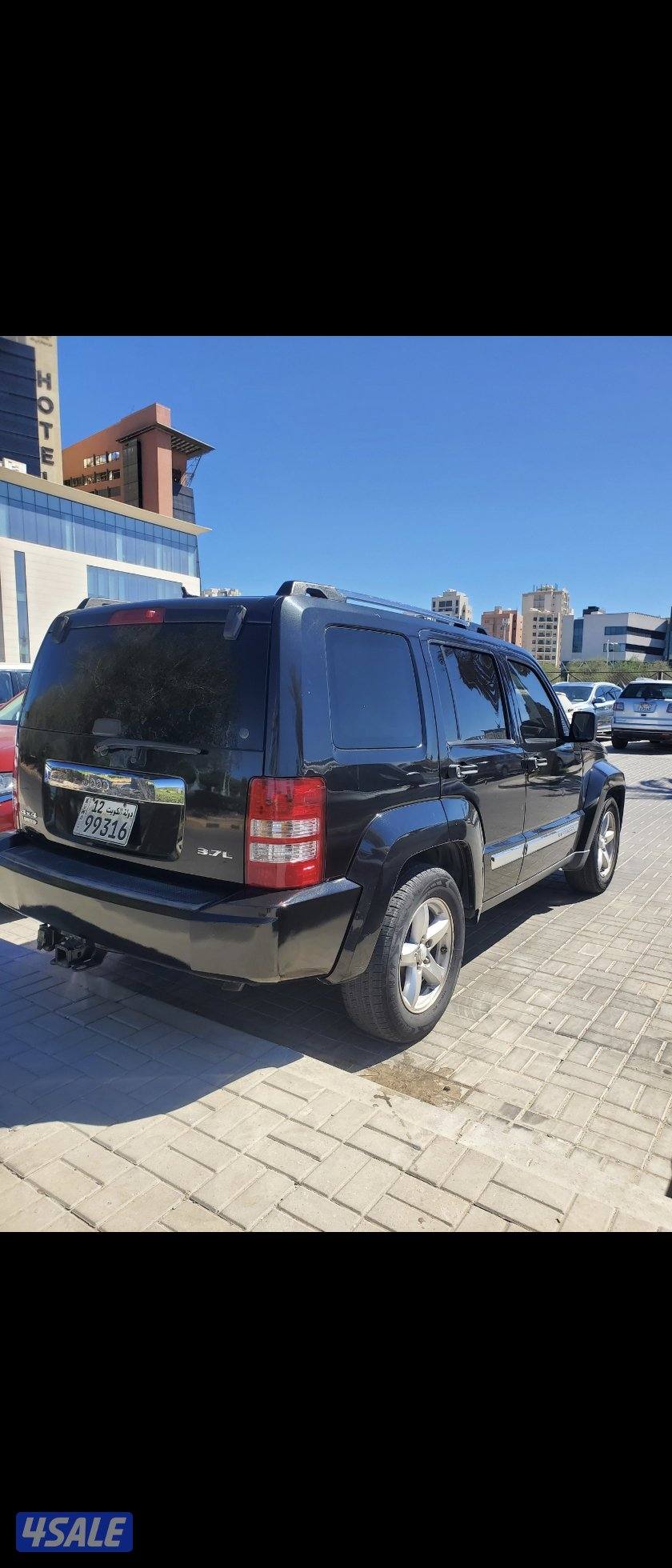 للبيع جيب ليبرتي سبورت موديل 2008 .
 اللون الخارجي اسود داخليه جلد لون3