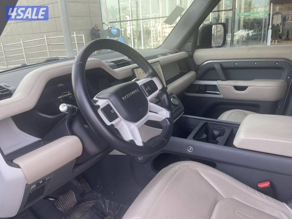 لاندروفر ديفندر7