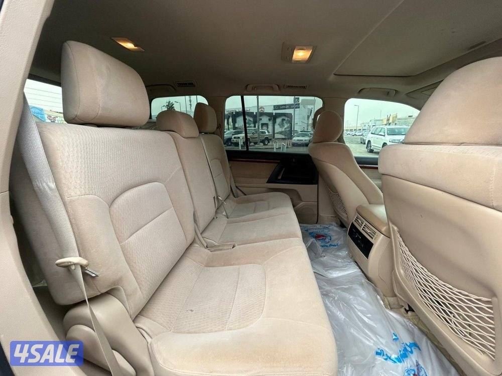 لاند كروزر GXR .V8 موديل 2015 ماشى 265.000 k.m  وارد الساير.4