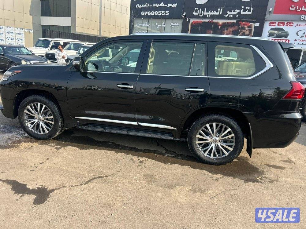 لكزس LX570 درجة ثانيه  موديل 2021 ماشى 135.000 k.m  وارد الساير .2