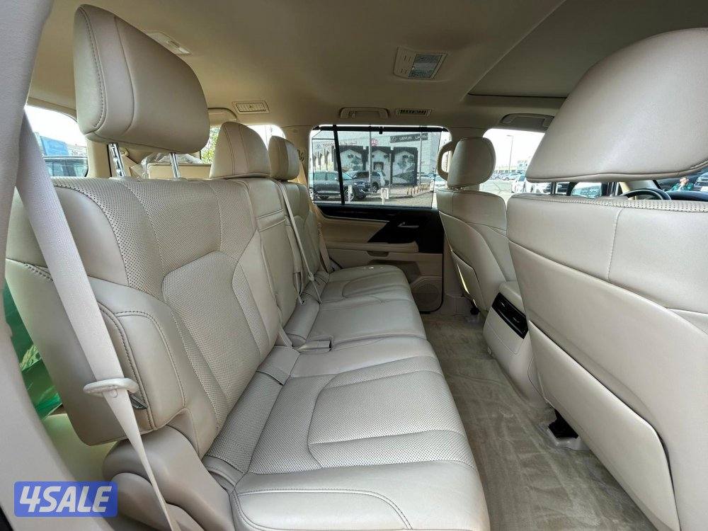 لكزس LX570 درجة ثانيه  موديل 2021 ماشى 135.000 k.m  وارد الساير .4