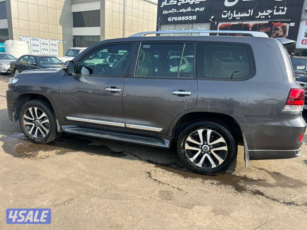 لاند كروزرGX.R تورينق-V8 موديل 2019 ماشى2