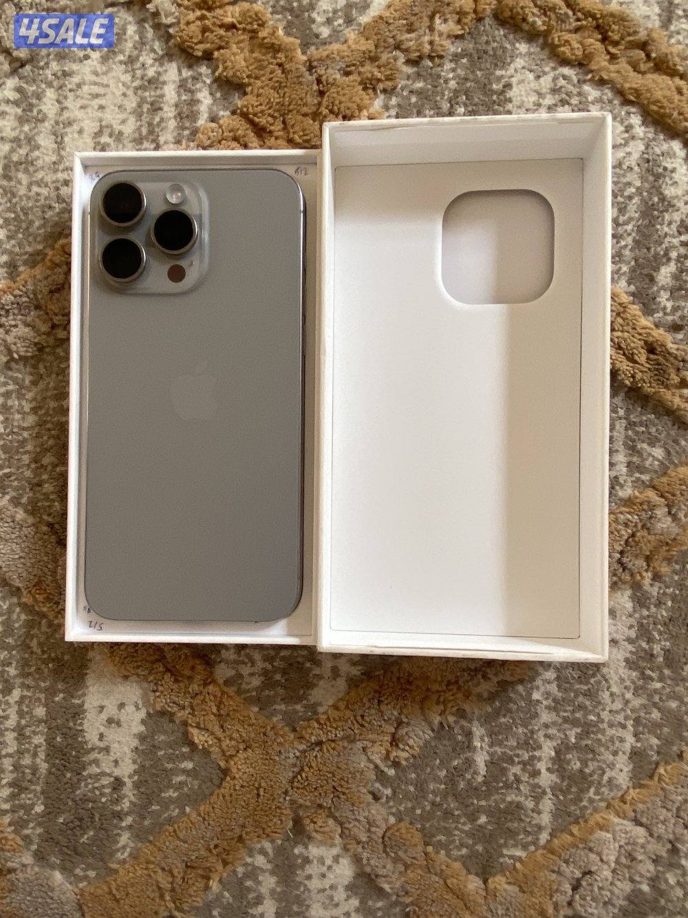 للبيع ايفون 15 برو ماكس3