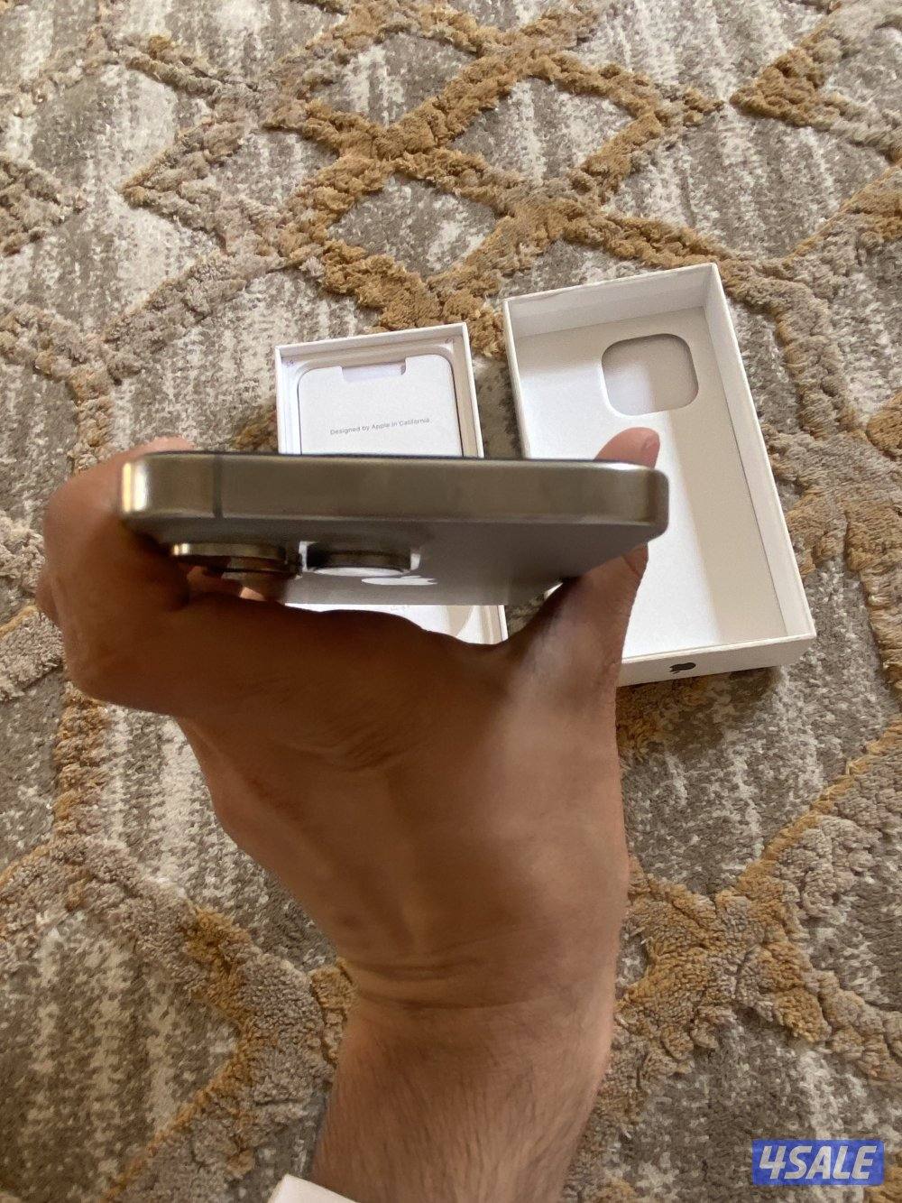 للبيع ايفون 15 برو ماكس11