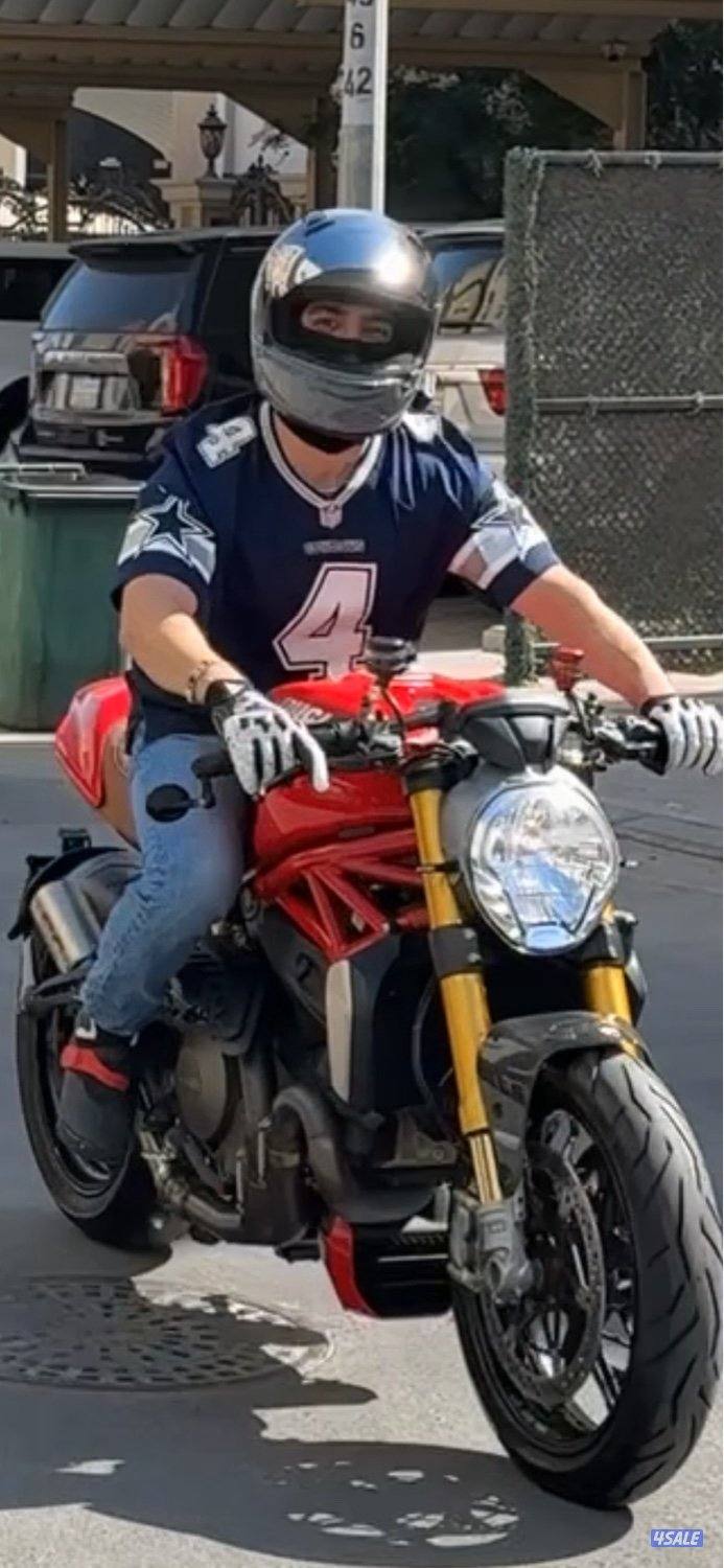 2016 Ducati Monster 1200S low mileage0