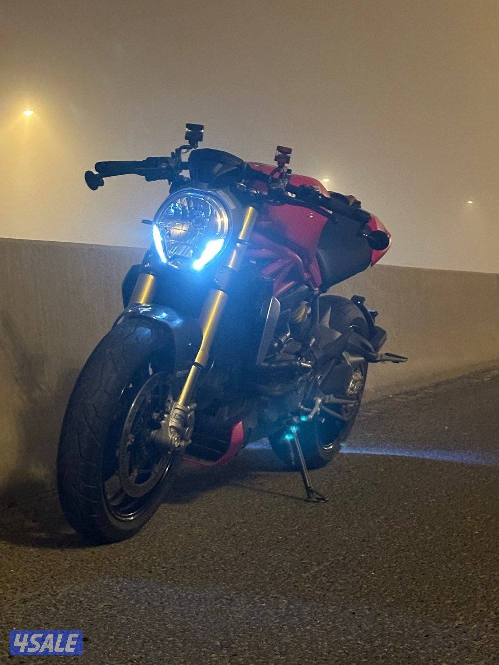 2016 Ducati Monster 1200S low mileage3