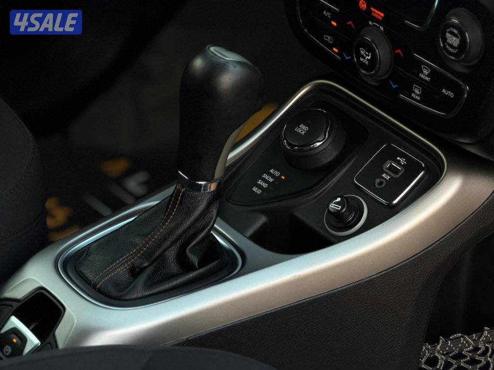 للبيع جيب كومباس موديل 2018 وارد الملا11