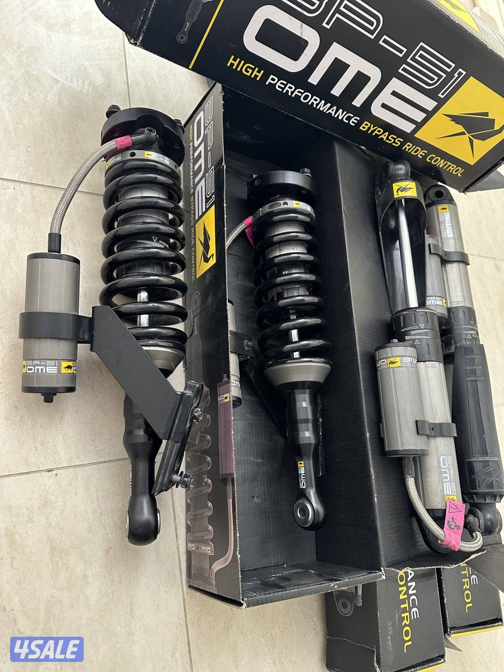 معاونات اولدمان للهايلوكس فقط نظيفه جدا استخدام نصف موسم2