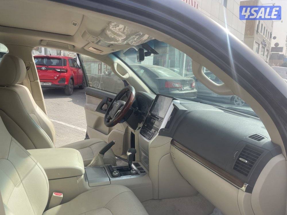 للبيع لاند قروزر مديل 2018. جلد زوايد شرط الفحص بالكامل6