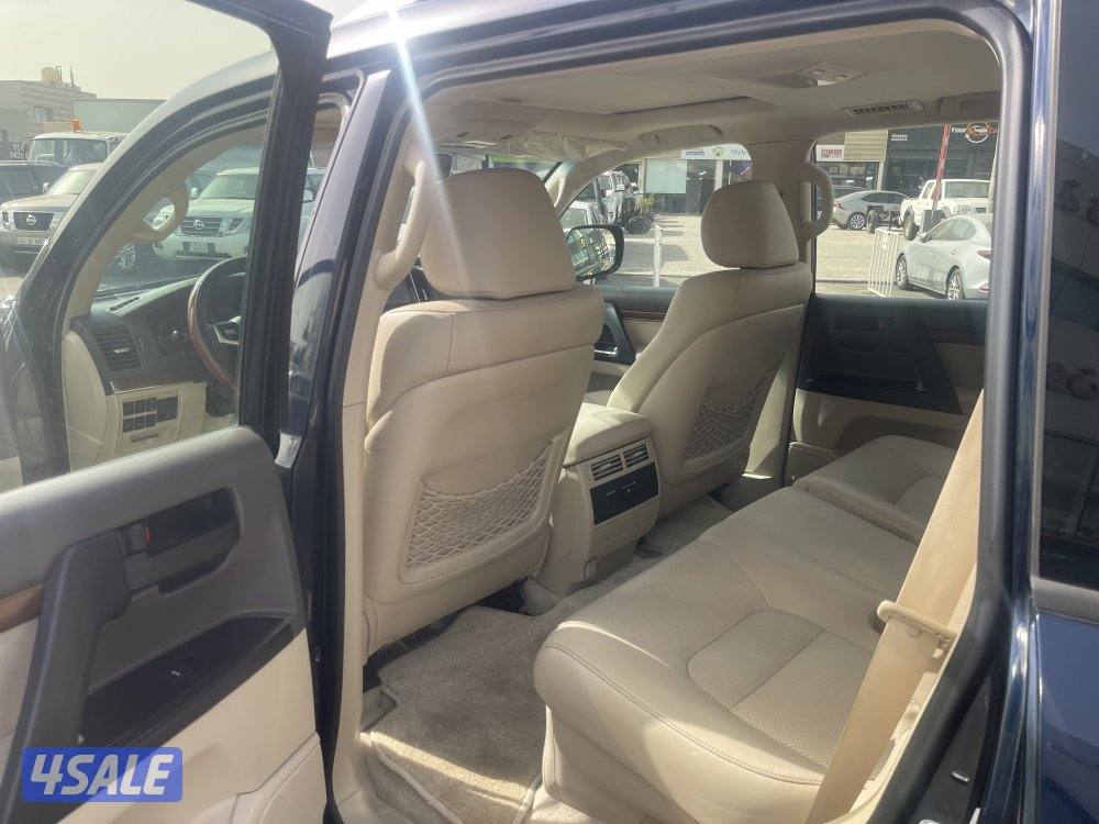 للبيع لاند قروزر مديل 2018. جلد زوايد شرط الفحص بالكامل8