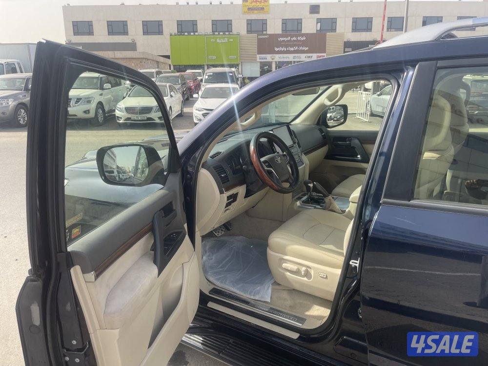 للبيع لاند قروزر مديل 2018. جلد زوايد شرط الفحص بالكامل7