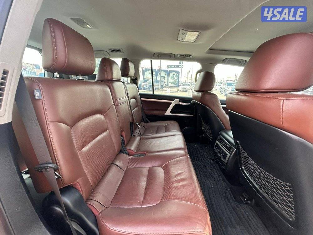 تويوتا لاندكروزر 5.7 VX.R -V8 موديل 2016 ماشى 309.000 k.m4
