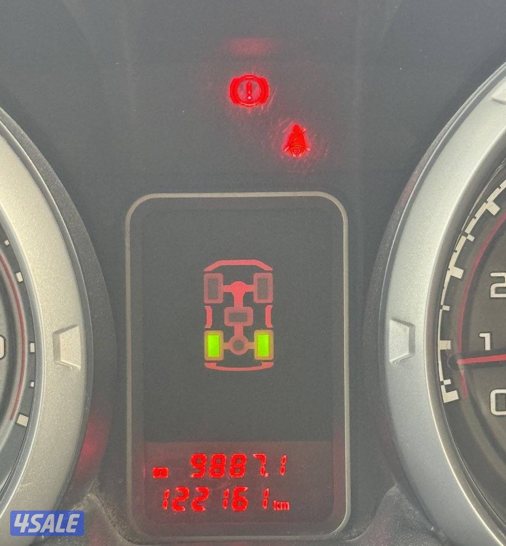 موديل ٢٠١٨ ، ماشي ١٢٢ الف والموتر ماشاءالله مو محتاج شي2