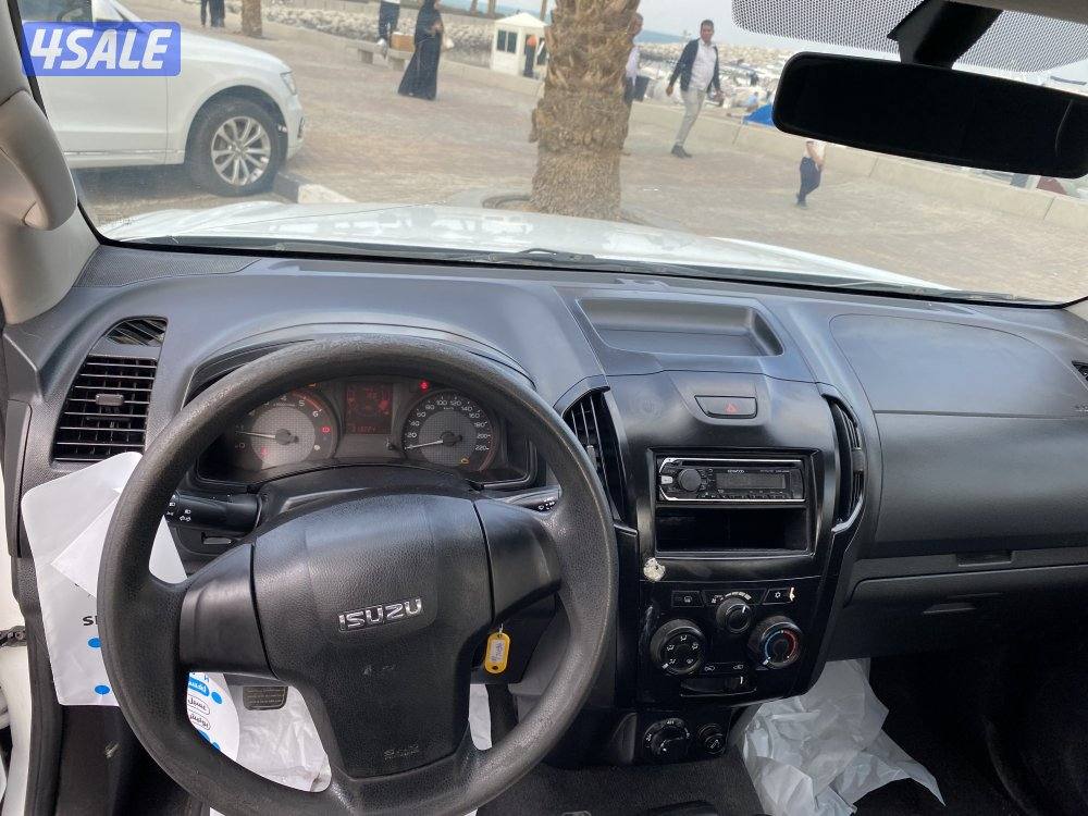 للبيع ايسوزو ديزل صبغ وكاله6