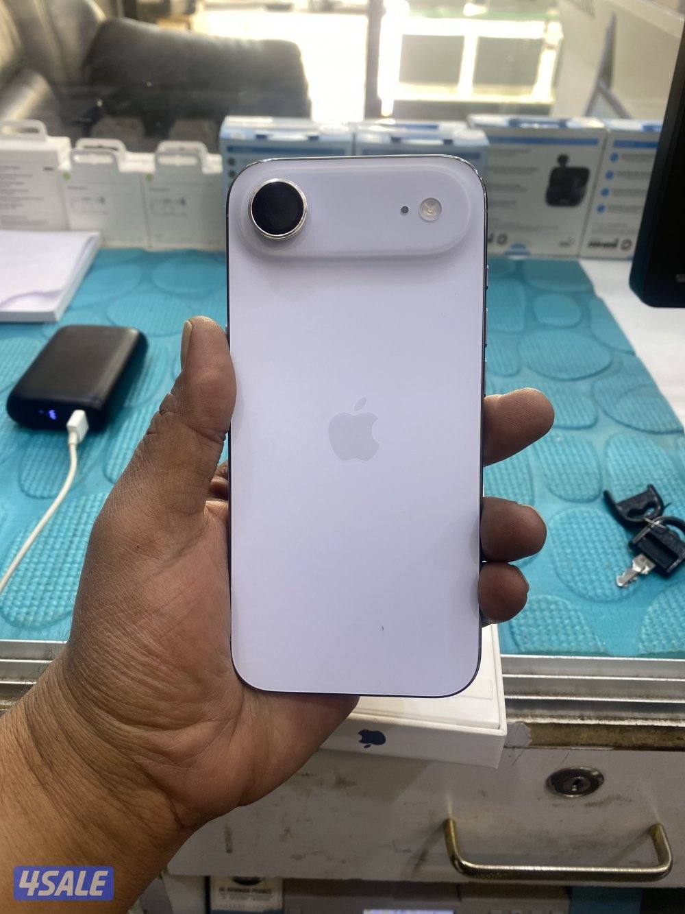 ايفون ١٧ اير ٢٥٦0