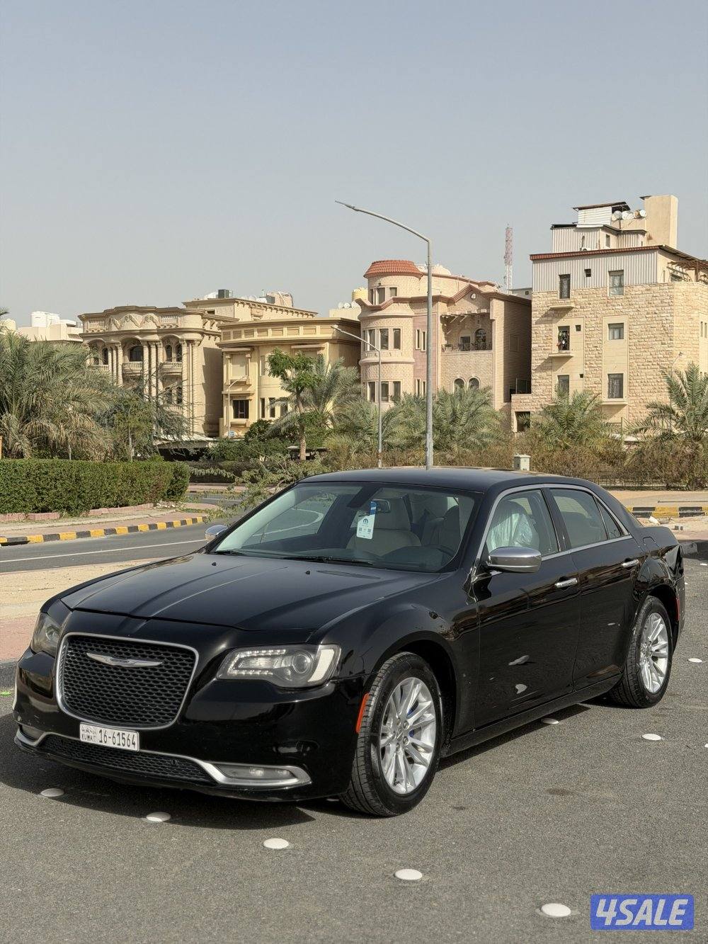 للبيع كرايزلر 2019 c3000