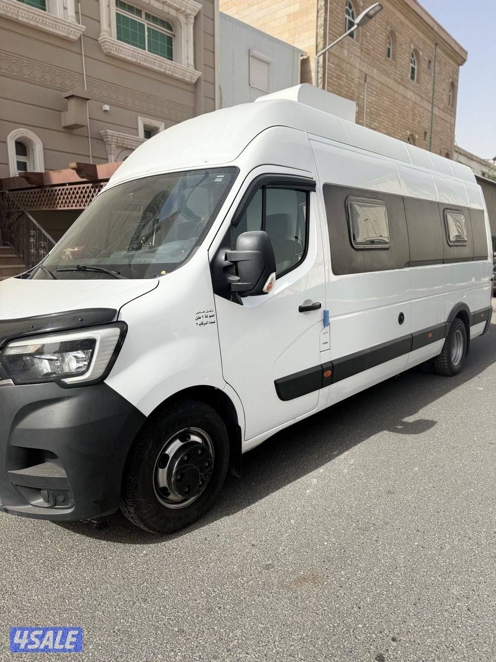 كرفان موقفل شبة جديد وارد الكويت اللون اليض0