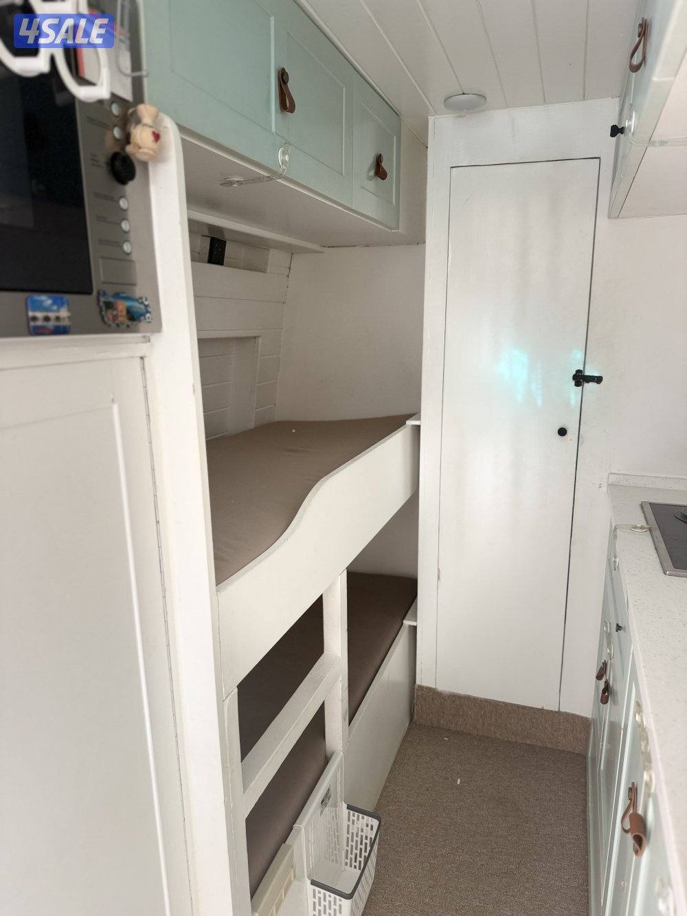 كرفان موقفل شبة جديد وارد الكويت اللون اليض7