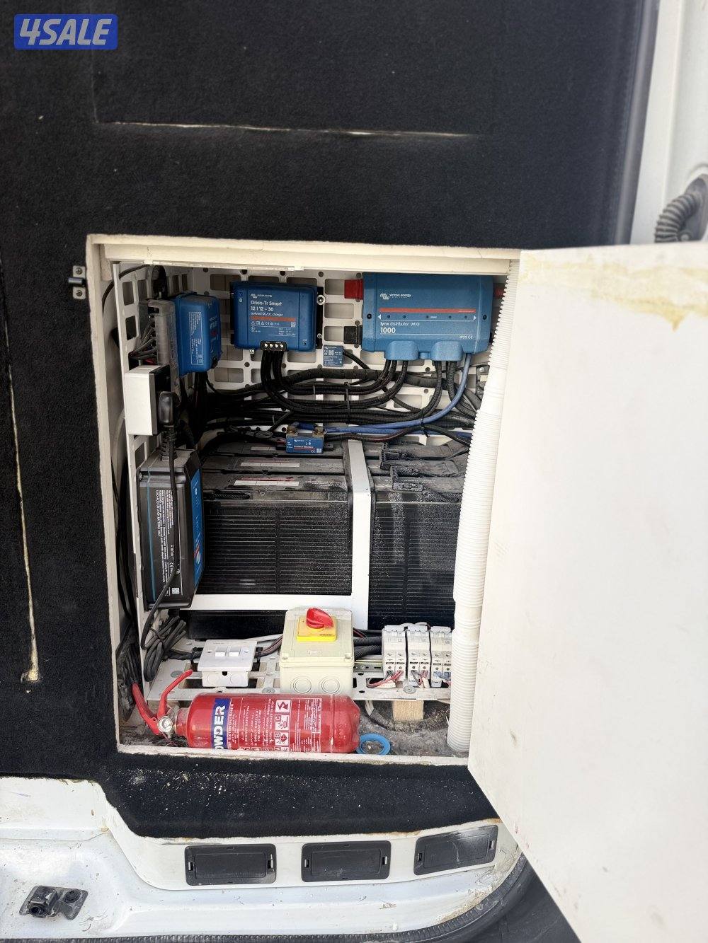 كرفان موقفل شبة جديد وارد الكويت اللون اليض13