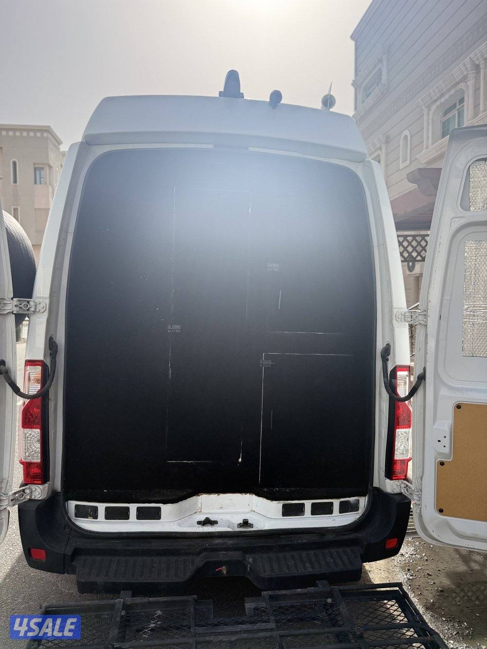 كرفان موقفل شبة جديد وارد الكويت اللون اليض14