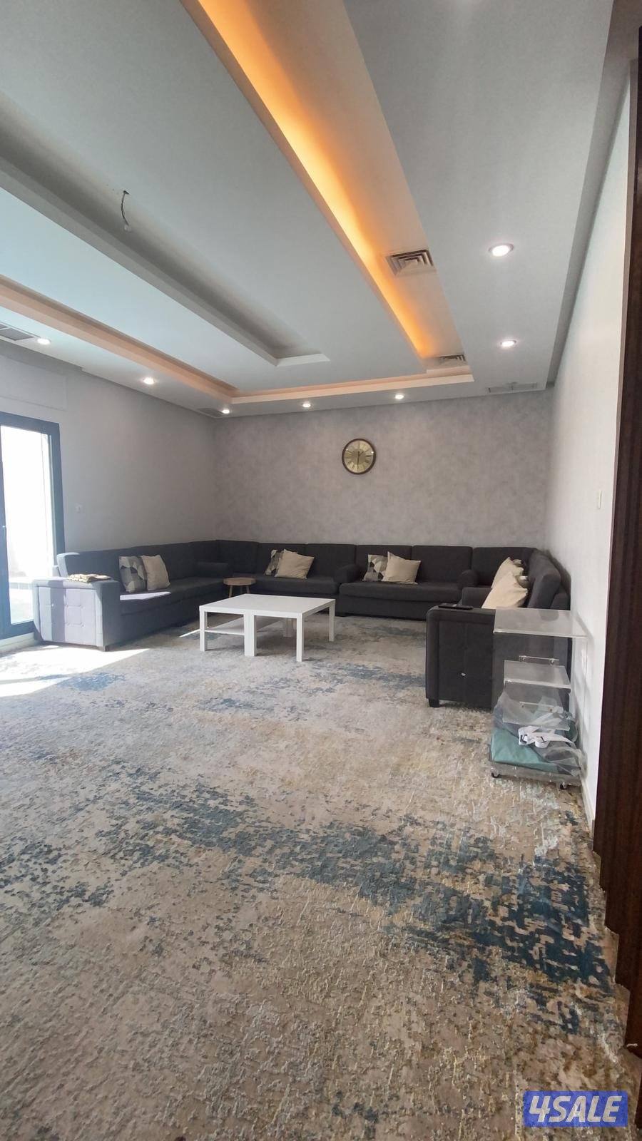 متوفر عطلة راس السنة0