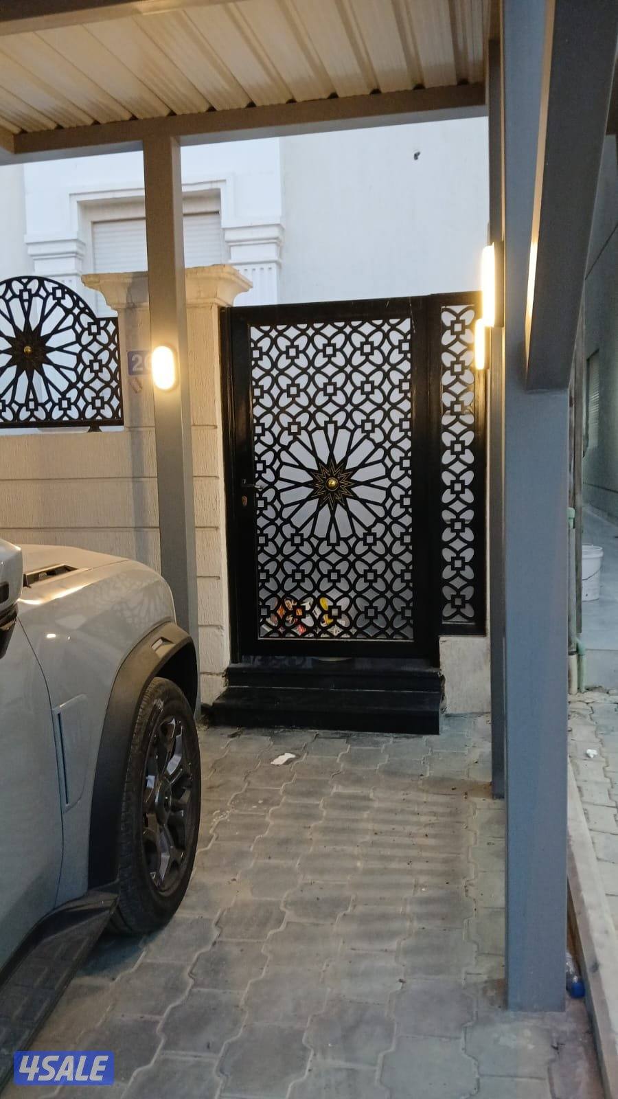 للايجار شقه ٤ غرف صاله مطبخ صاله وغرفة خااادمه0