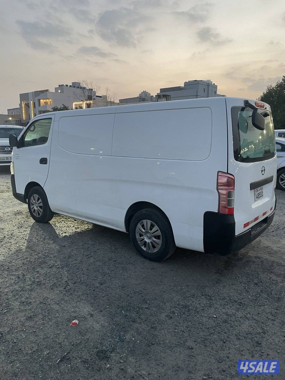 للبيع باص نيسان 2016 نظيف3