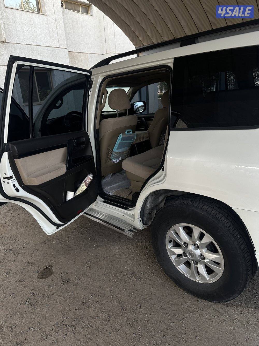 لاند كروزر 2011 6v ماشي ٥٨٠2