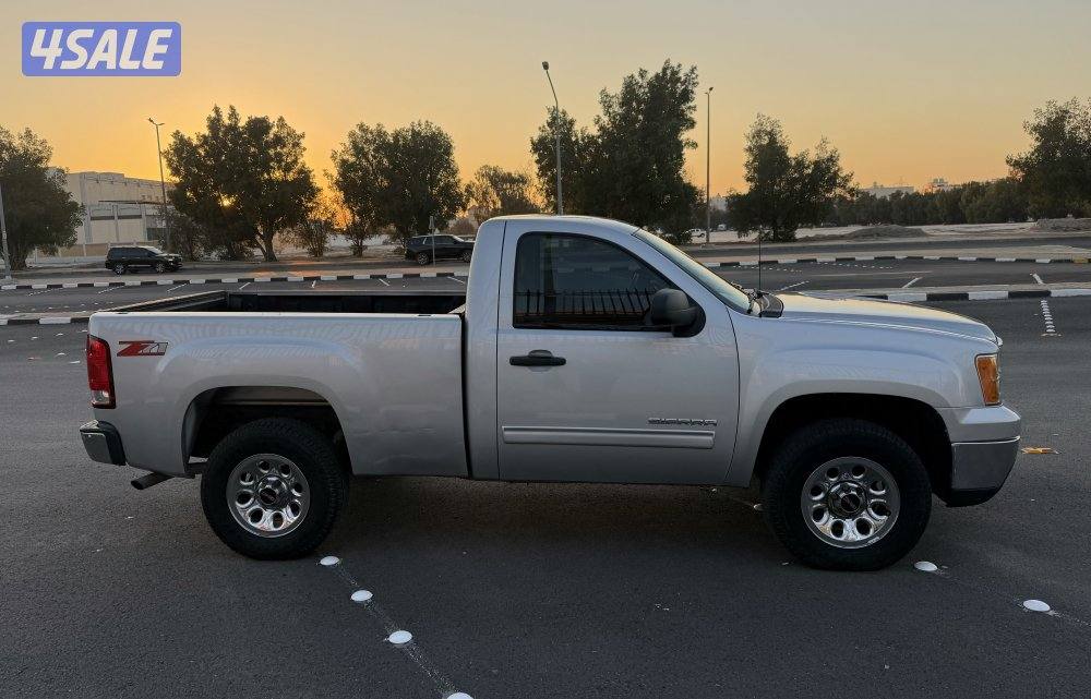 سييرا 2013 صبغ الوكاله ماعدا قطعه ماشي 2701