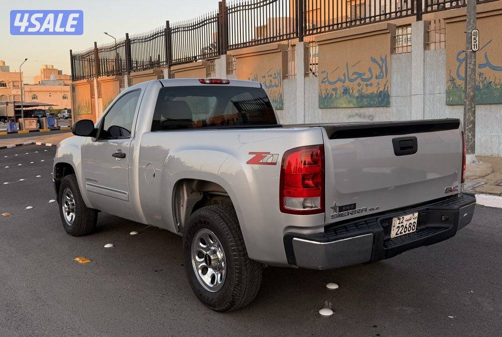 سييرا 2013 صبغ الوكاله ماعدا قطعه ماشي 2702