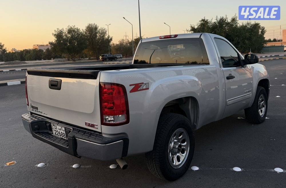 سييرا 2013 صبغ الوكاله ماعدا قطعه ماشي 2705