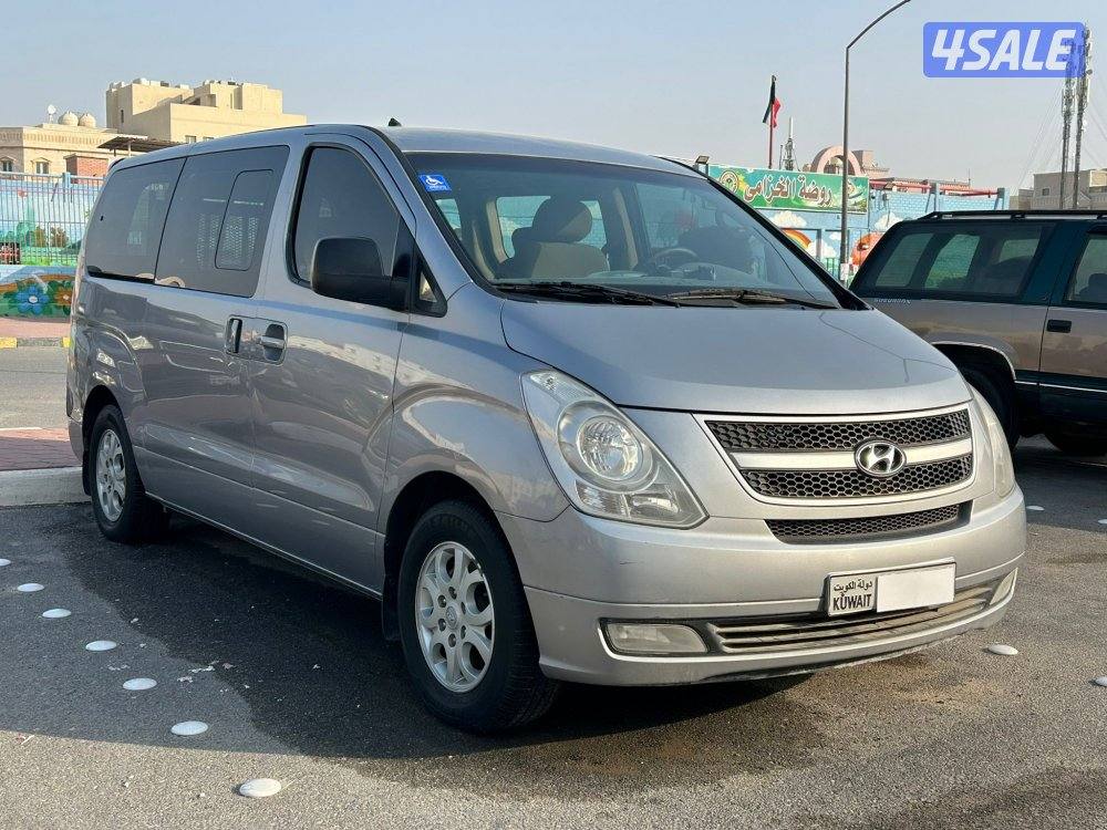 هيونداي H1 
موديل 2014
عداد: 180 الف2