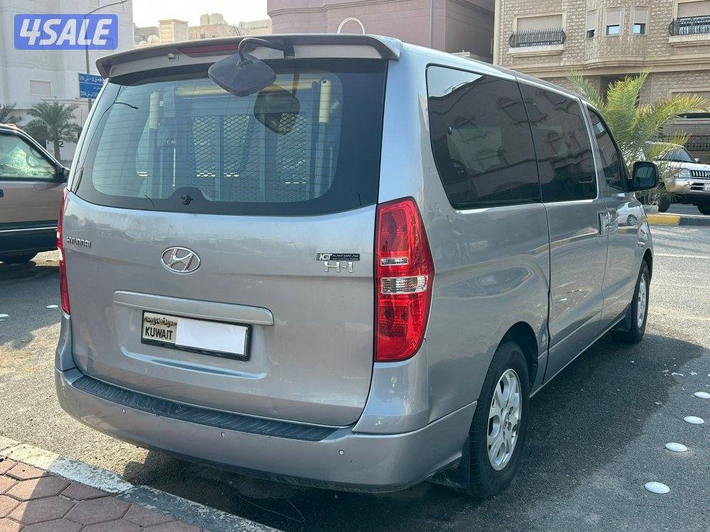 هيونداي H1 
موديل 2014
عداد: 180 الف5