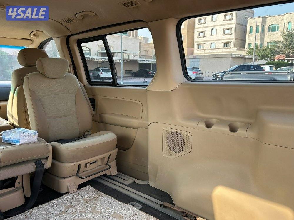 هيونداي H1 
موديل 2014
عداد: 180 الف11