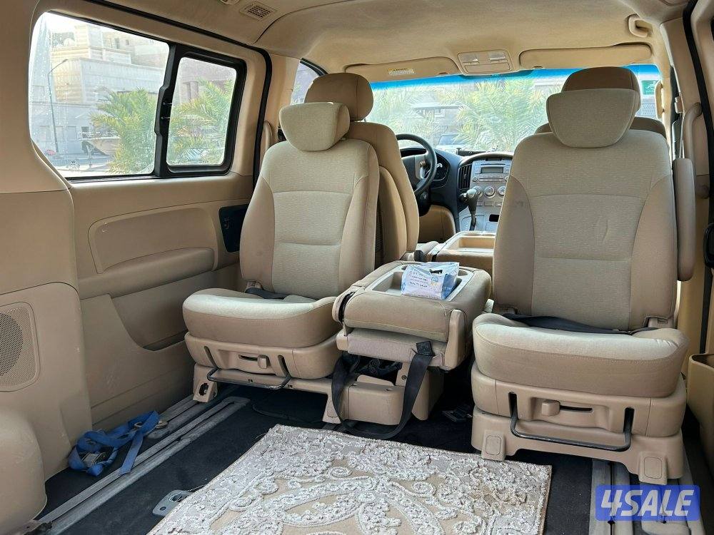 هيونداي H1 
موديل 2014
عداد: 180 الف12