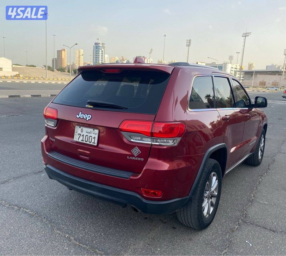 قراند شيروكي لاريدو 2014 صبغ الوكاله عداد270 الف وارد الوكاله 6 سلندر3