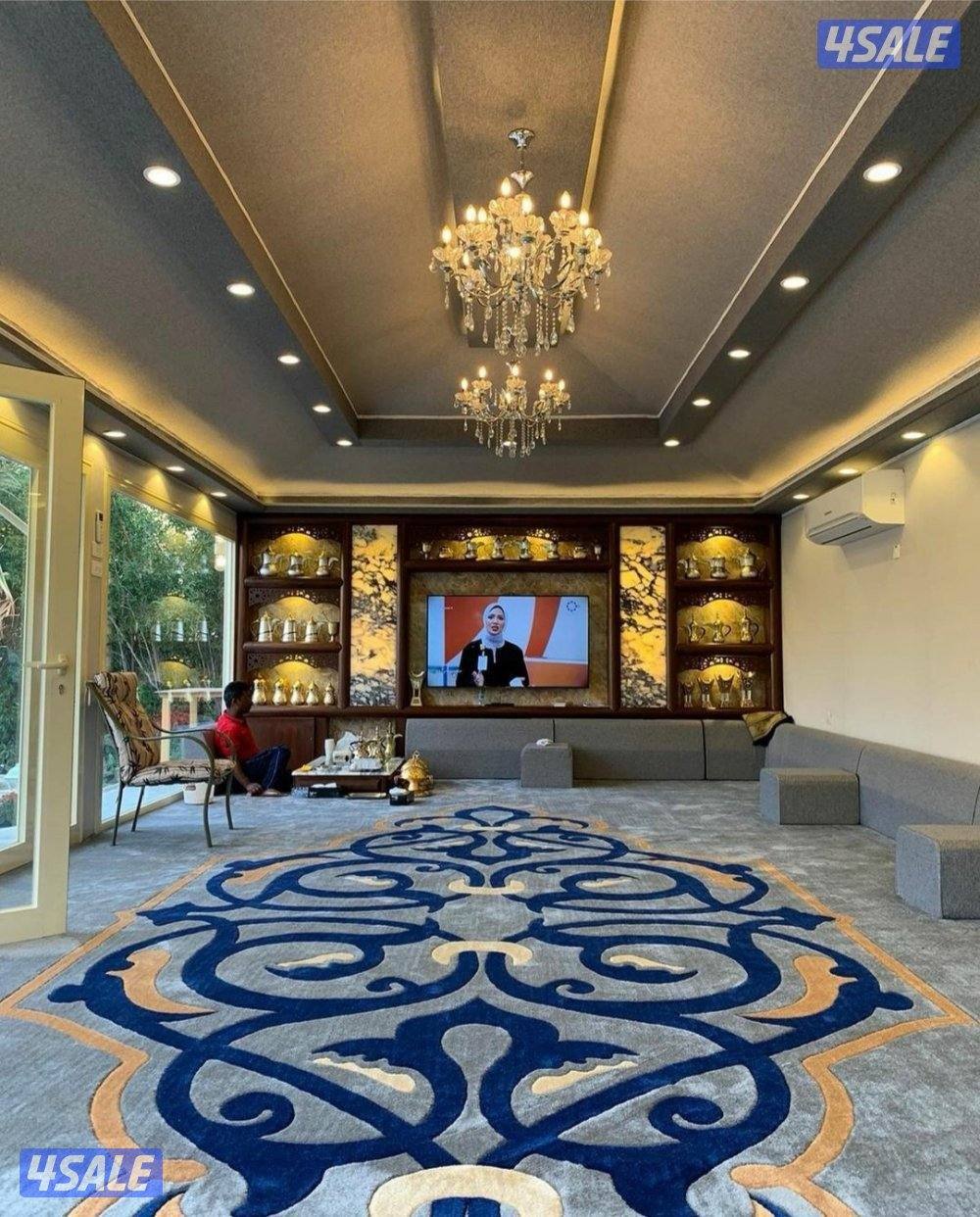 .كل مايخص السجاد لدينه سجاد ساده ومشجر سميك وسط خفيف كل ماهوه جديد ومم3