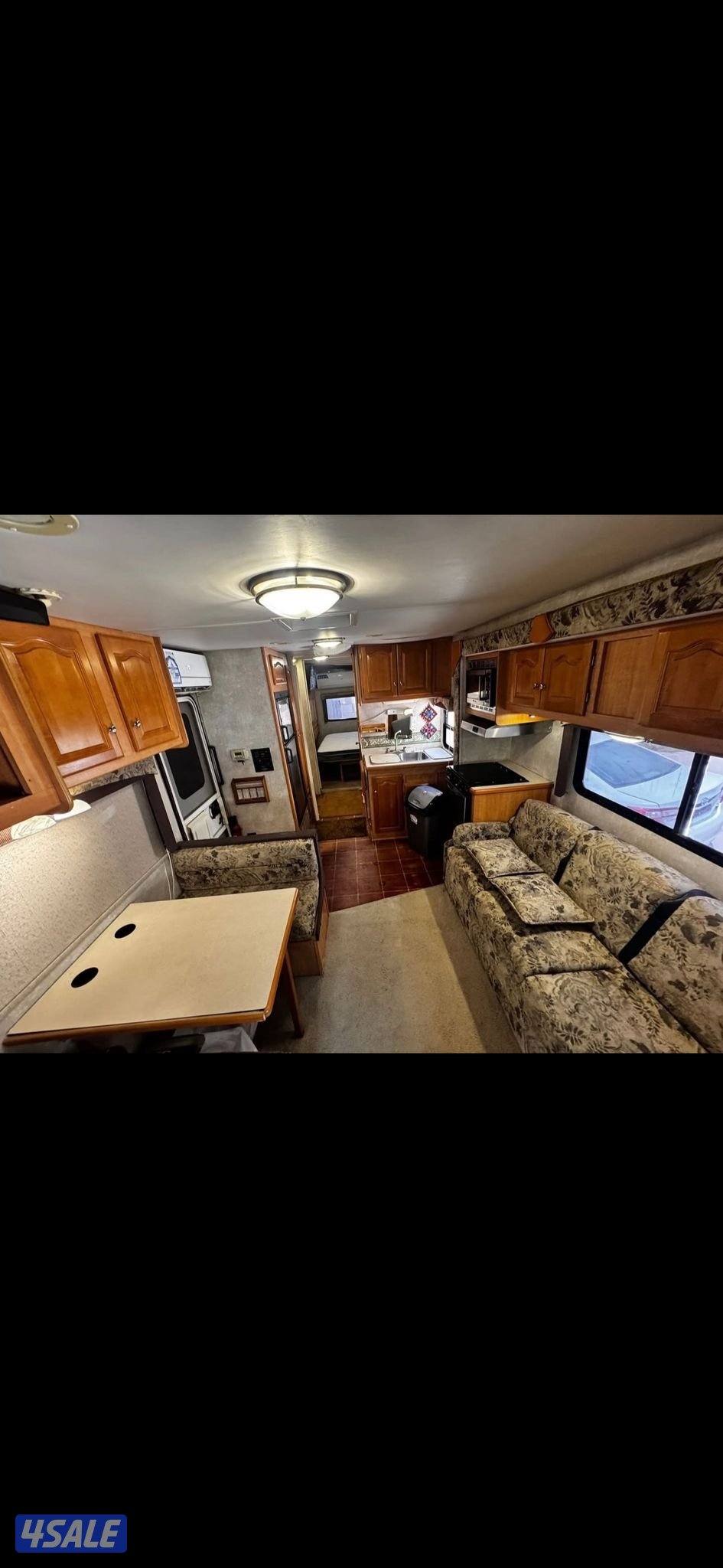 للبيع كرفان امريكي3