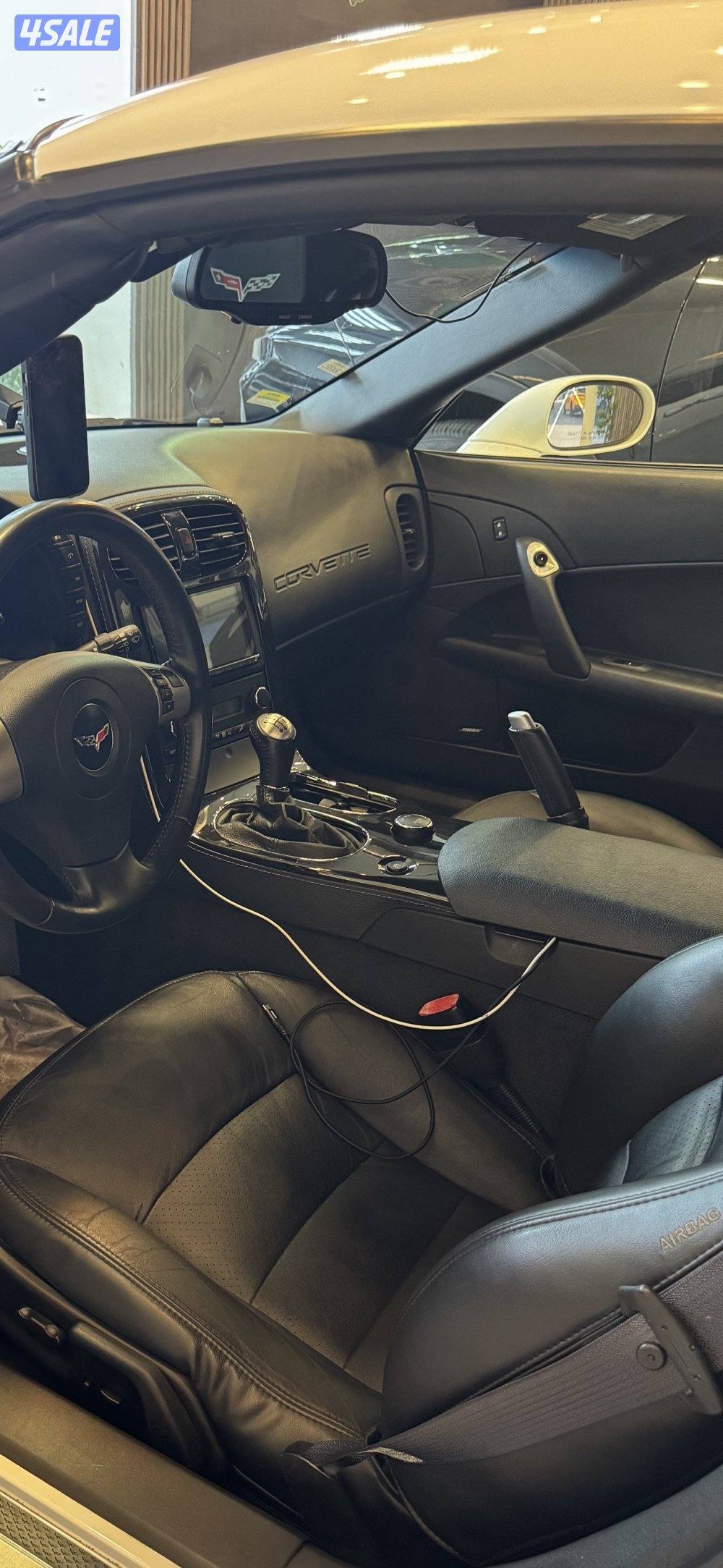 للبيع كورفت C6 2011 قير عادي وارد اليابان عداد ٦٢ الف فقط شرط الفحص2