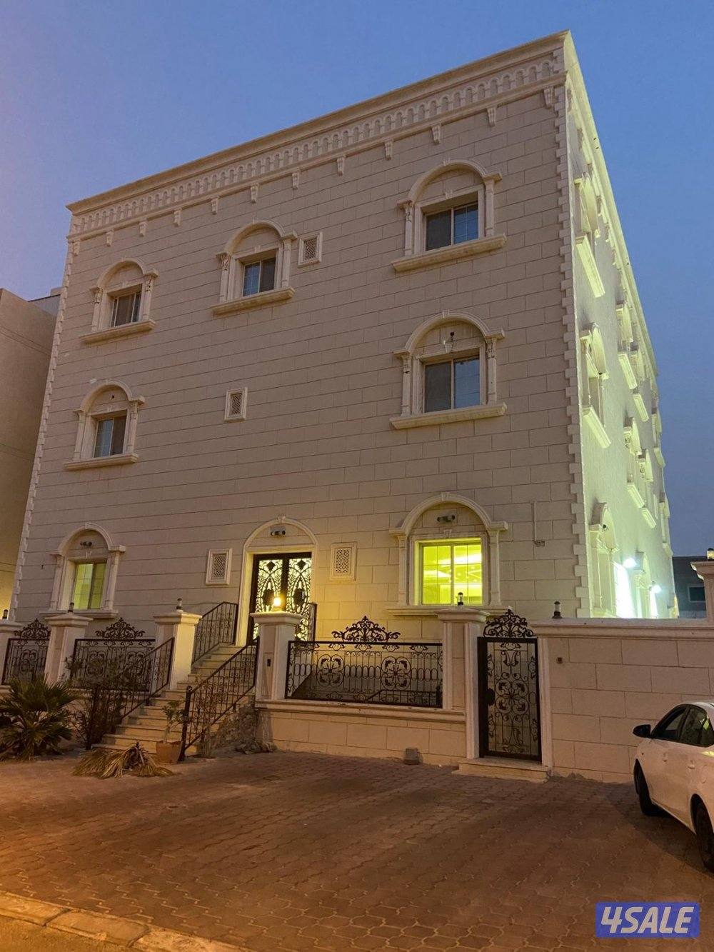 فرصه للبيع بصباح الاحمد0